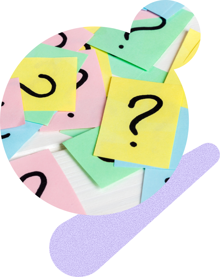 Post-it notes illustrant les questions fréquentes